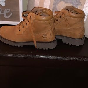 BRAND NEW! Timberland women’s boots!!